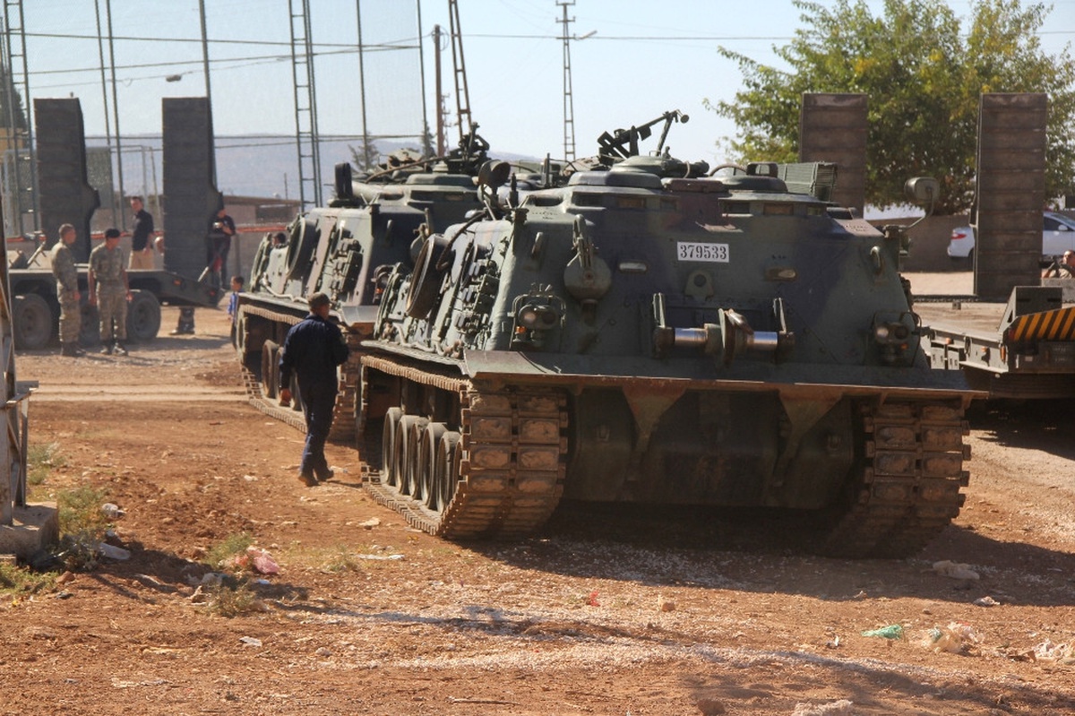 Suriye Sınırına Tank Sevkiyatı Sürüyor