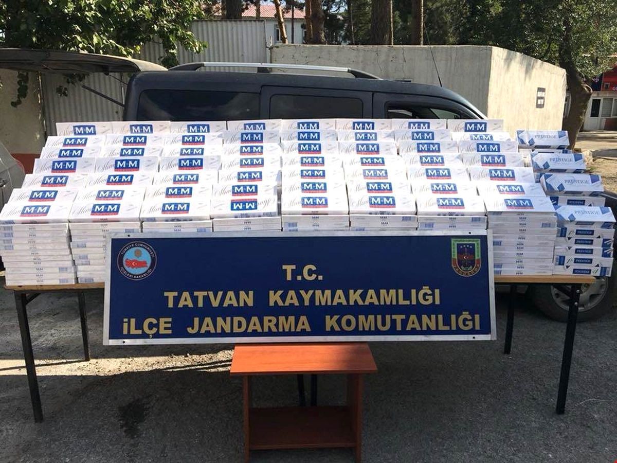 Tatvan\'da 10 Bin Paket Kaçak Sigara Ele Geçirildi