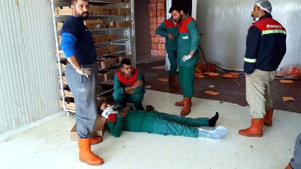 Temizlik Yaparken Çatı Çöktü: 4 İşçi Yaralandı