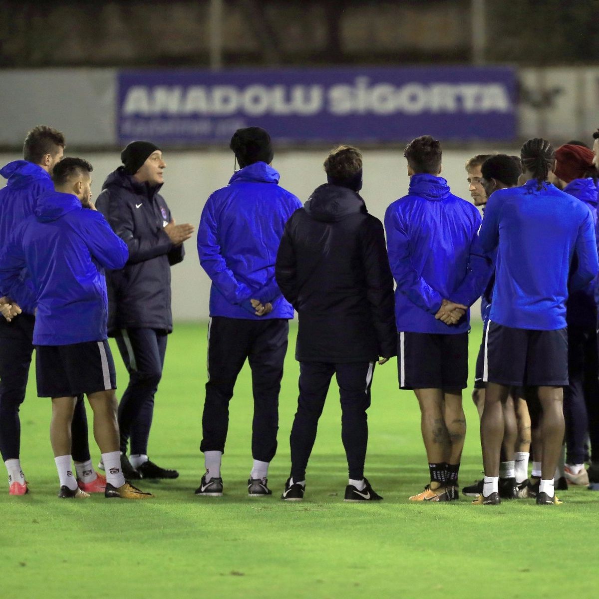 Trabzonspor Antrenmana İhsan Derelioğlu Yönetiminde Çıktı