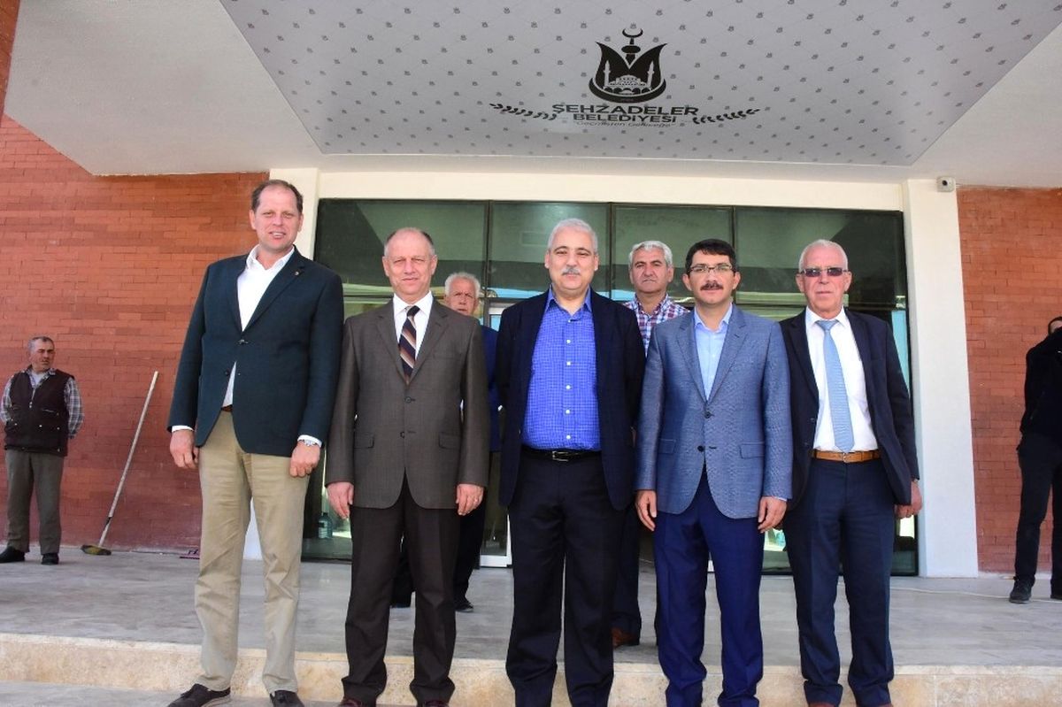 Vali Güvençer\'den Veziroğlu Sosyal Tesislere Tam Not