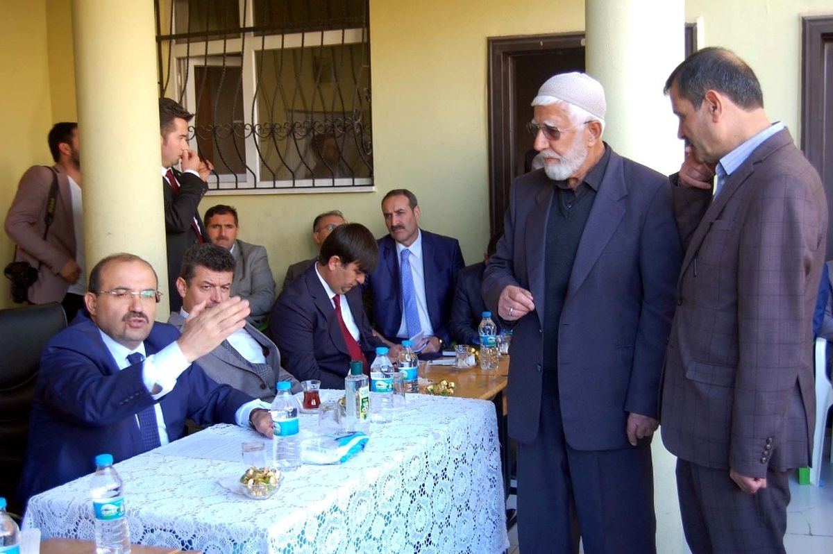 Vali Ustaoğlu Halkın Ayağına Gitti