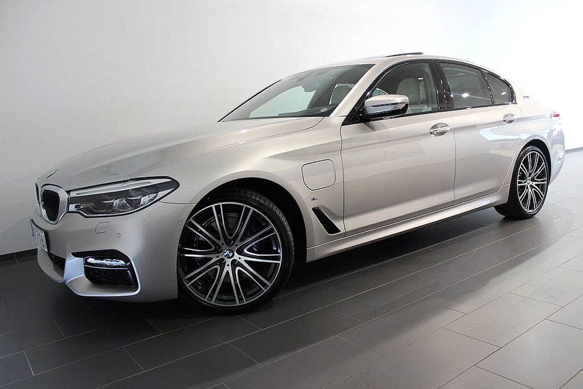Yeni Bmw 5 Serisi İçin Özel Bir Boya Geldi