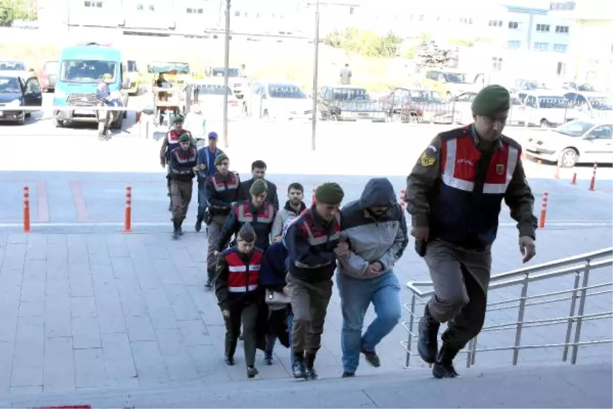 Yunanistan\'a Kaçarken Yakalanan Fetö Şüphelisi 2 Kişi Tutuklandı