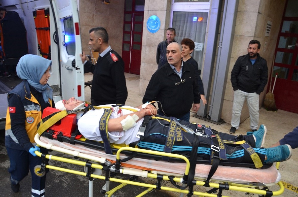 Zonguldak\'ta Trafik Kazası: 5 Yaralı