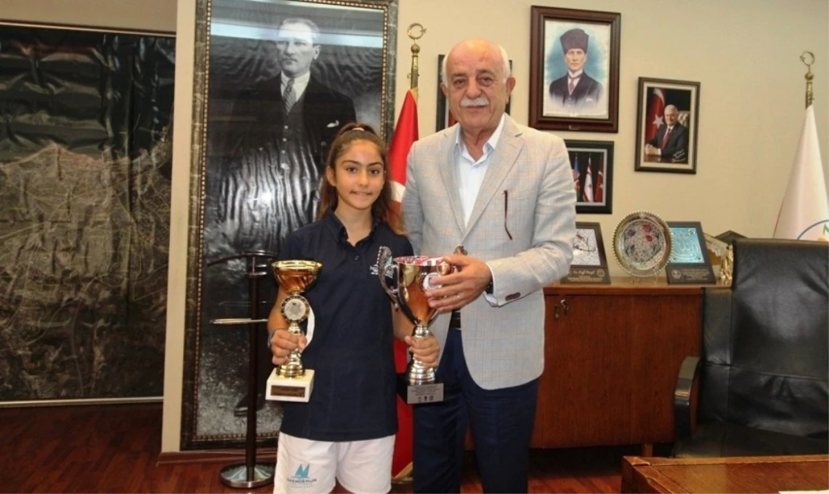 Balkan Şampiyonundan Başkan Seyfi Dingil\'e Ziyaret