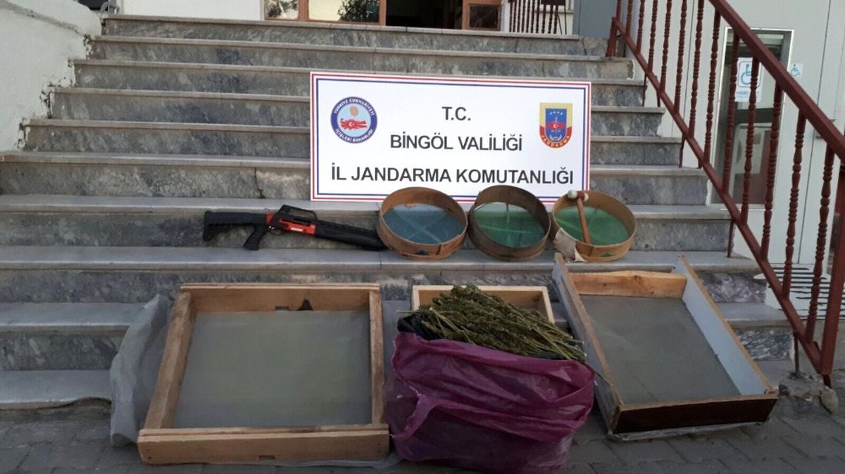 Bingöl\'de 9 Kilo Esrar Ele Geçirildi