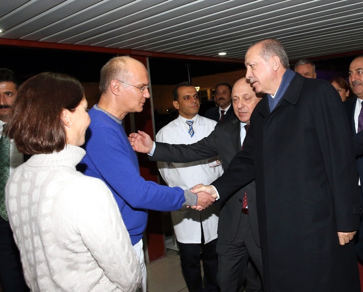 Cumhurbaşkanı Erdoğan, Baykal\'ı Hastanede Ziyaret Etti