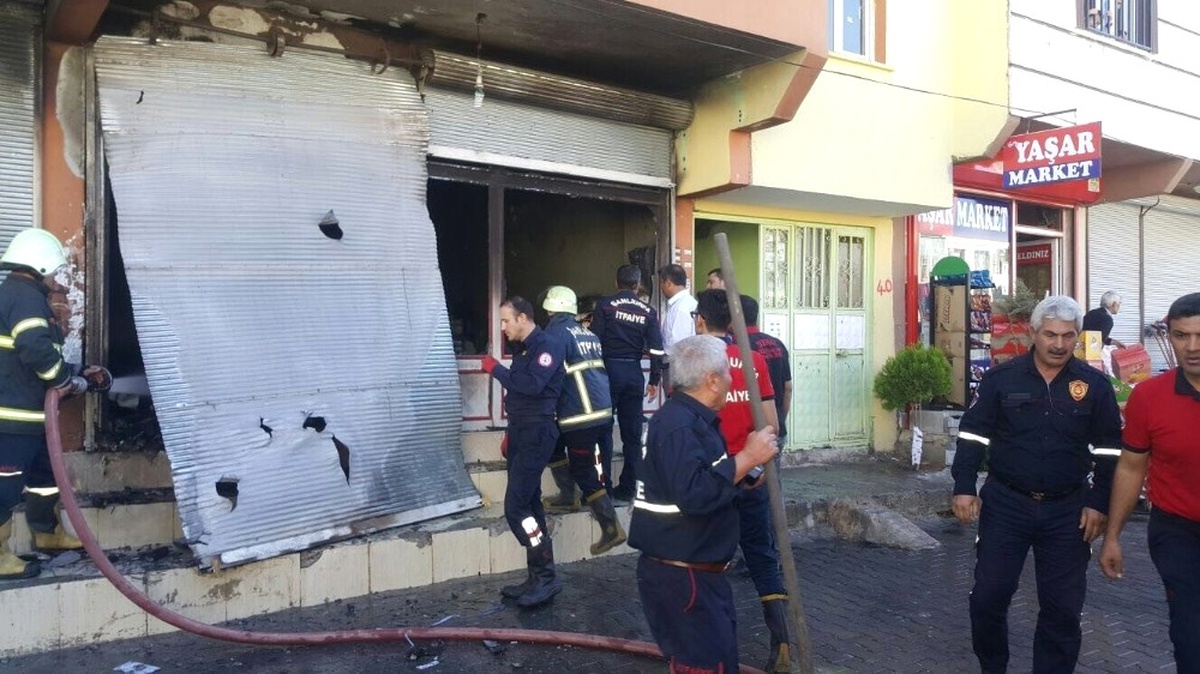 Depoda Çıkan Yangın Eşyaları Kül Etti