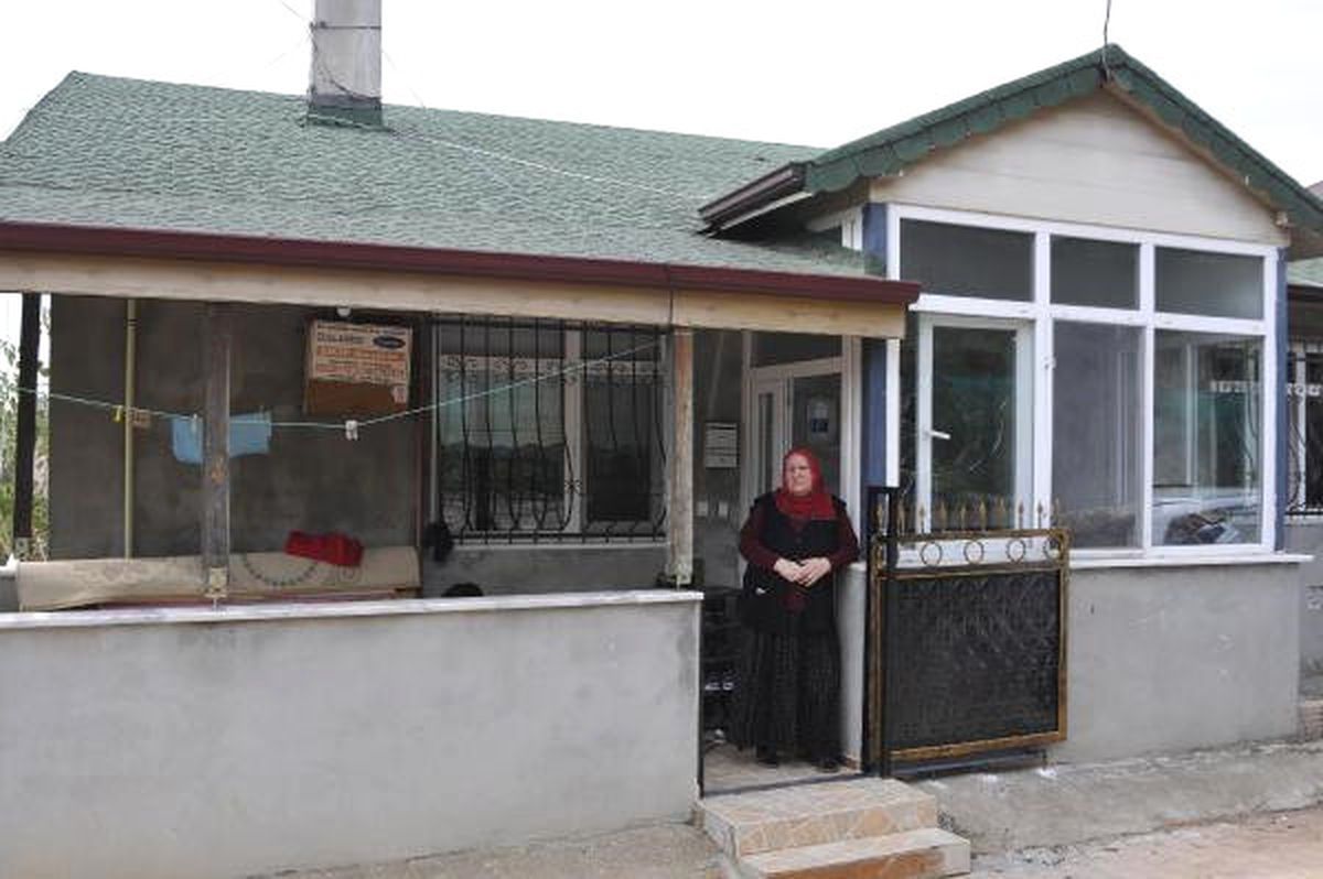 Evine Taş ve Sopalarla Saldırdılar