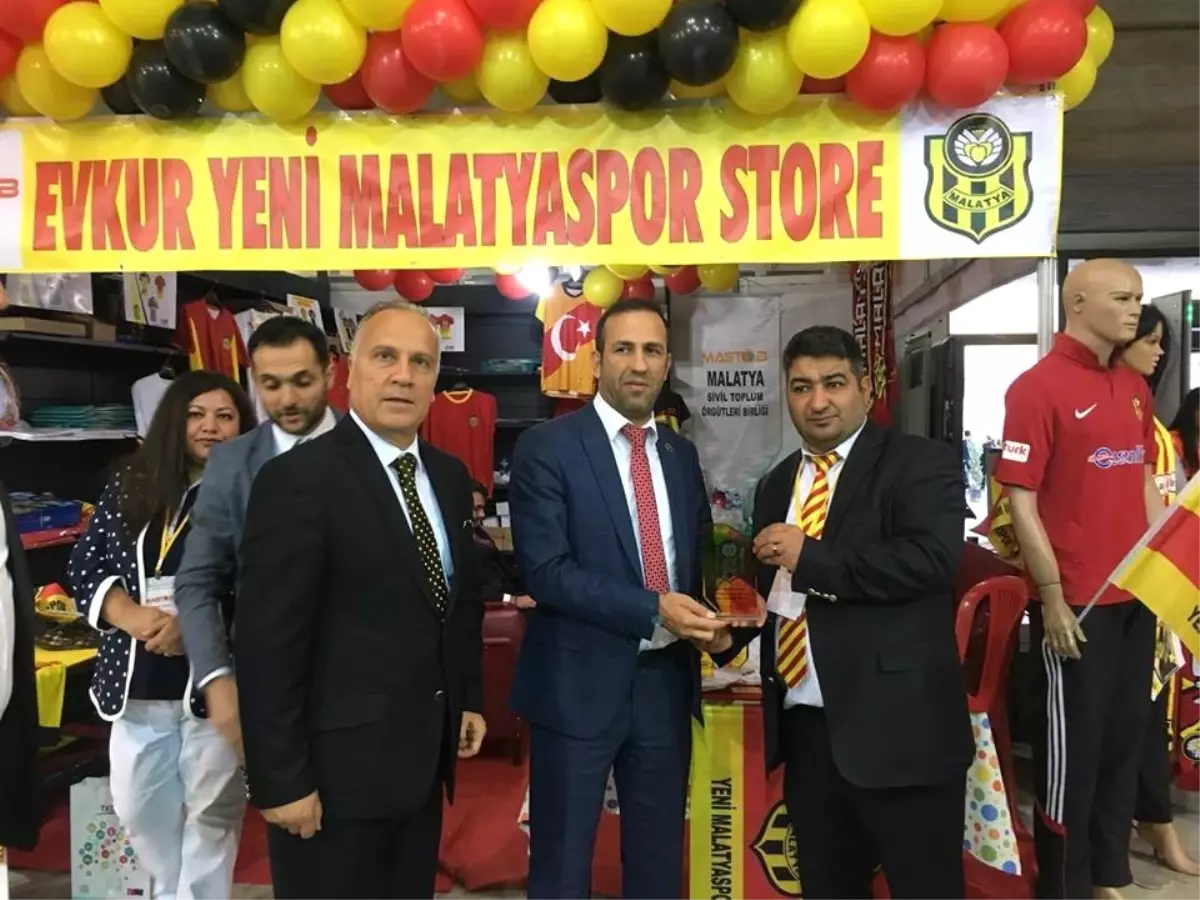 Evkur Yeni Malatyaspor\'un Ankara Malatya Tanıtım Günleri\'ndeki Standında 17 Bin 33 TL\'lik Satış...