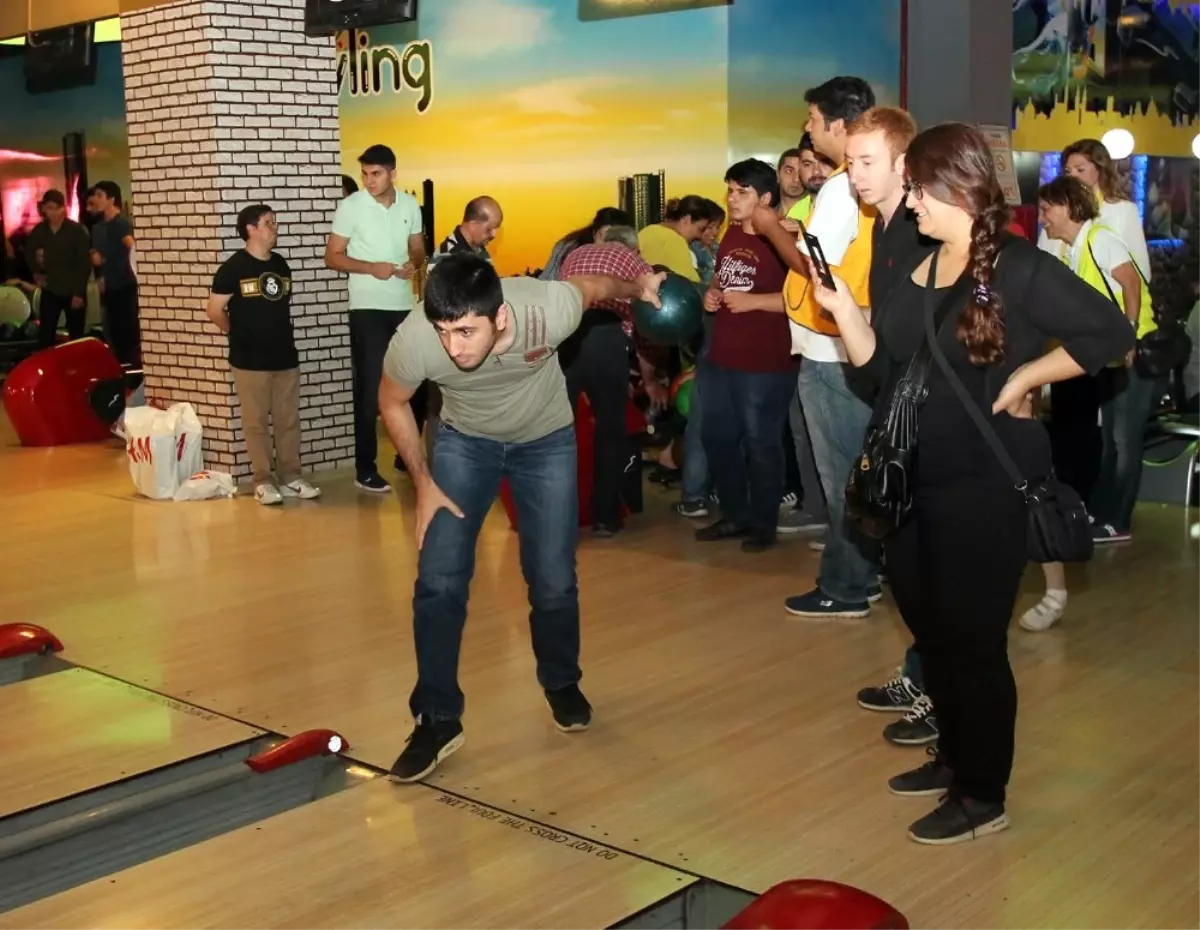 Görme Engelliler Bowling Oynadı