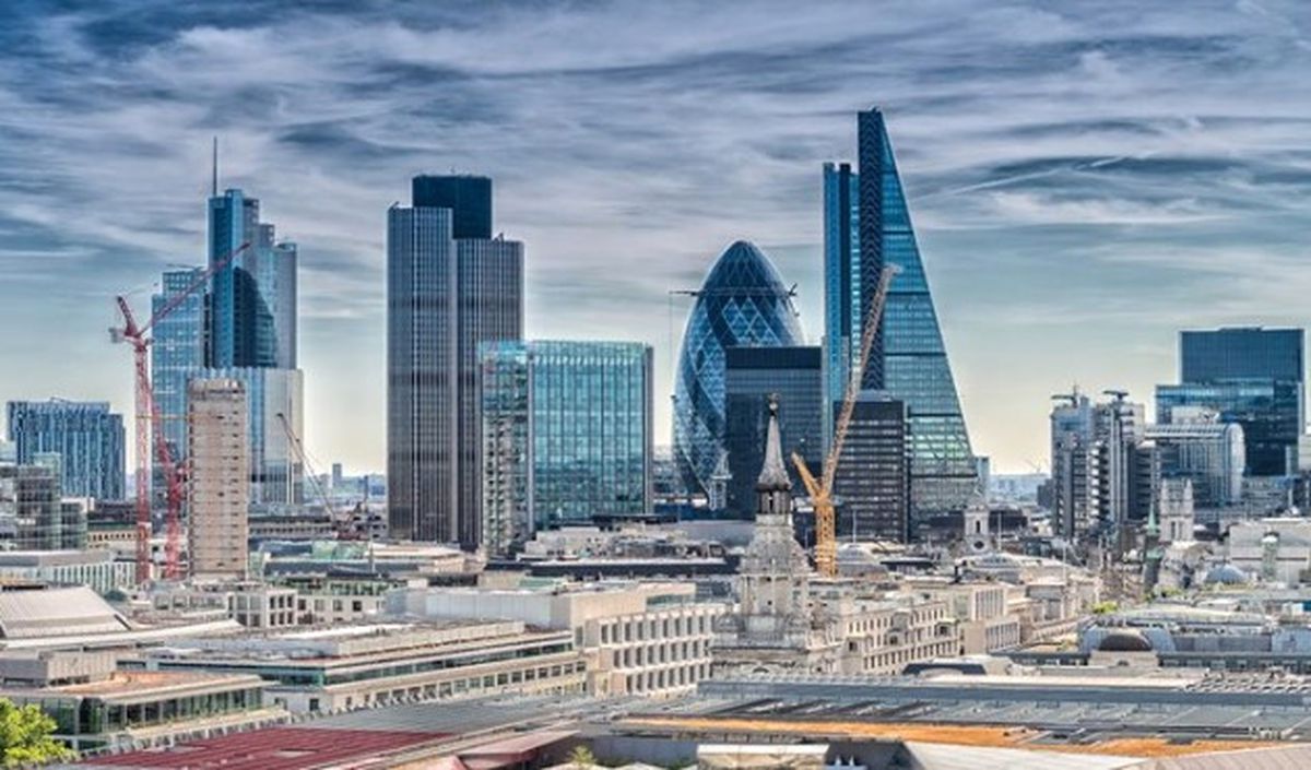 Hammond: Londra Finans Merkezi Olmaya Devam Edecek