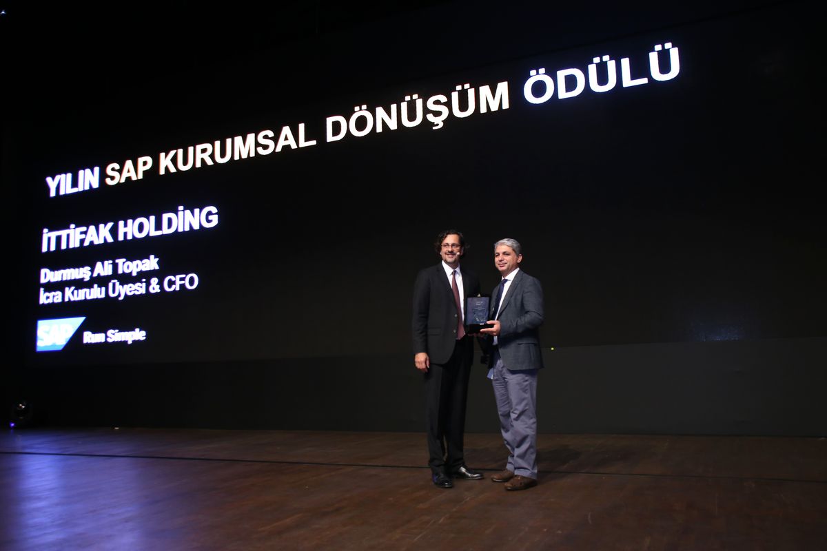 İttifak Holding\'e Kurumsal Dönüşüm Ödülü