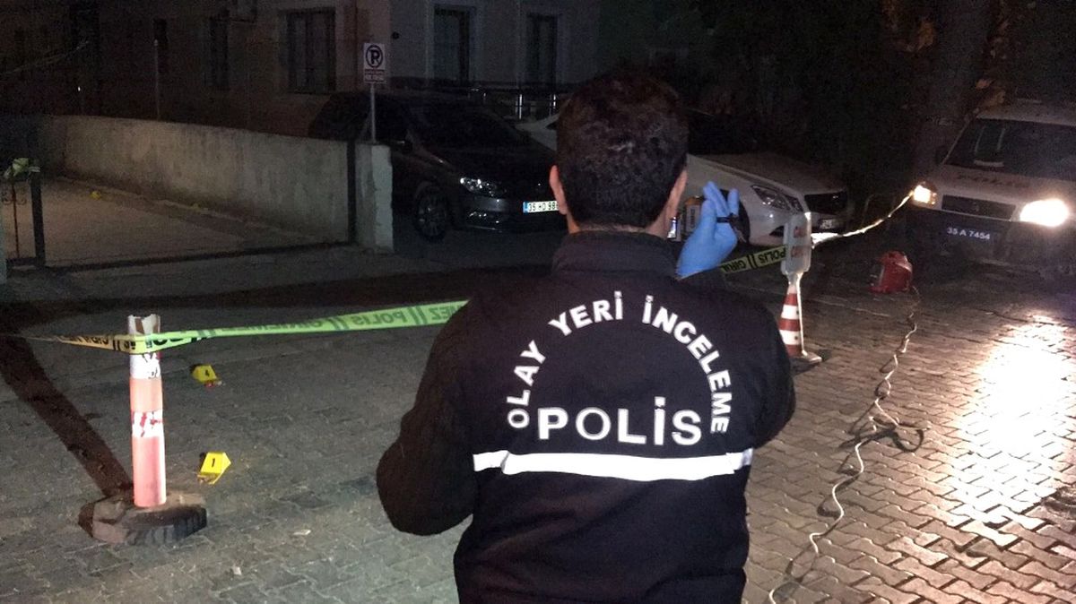 İzmir\'de Sokak Ortasında Cinayet