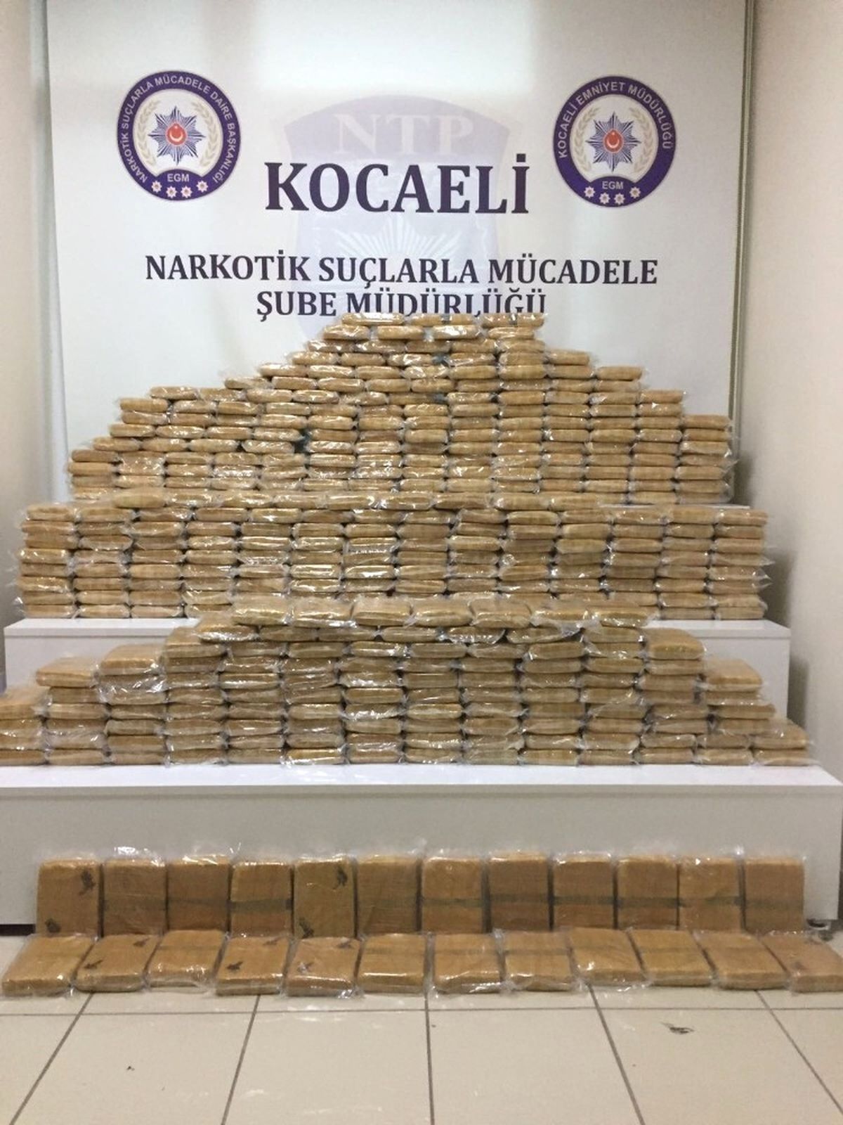 Kocaeli\'de 214 Kilo Eroin Ele Geçirildi