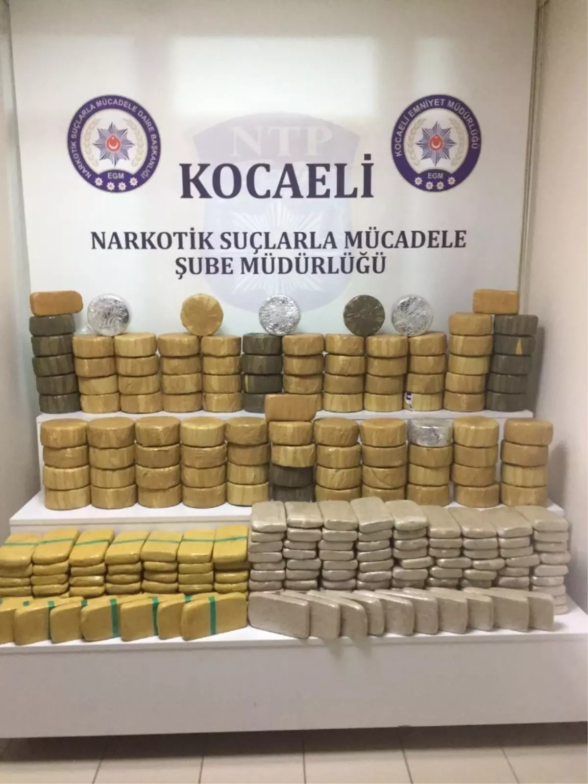 Kocaeli\'de Hurma Kutularından 184 Kilo Eroin Çıktı