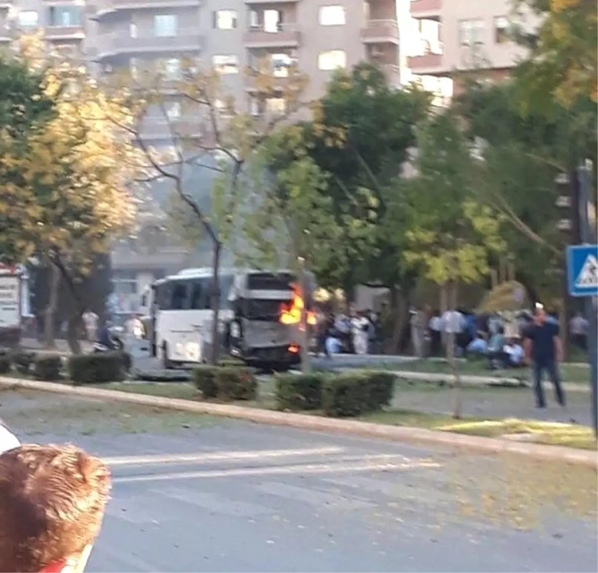 Mersin\'de Polis Servis Aracına Bombalı Saldırı