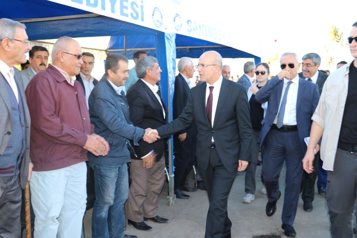 Milletvekili Abdulkadir Yüksel\'in İsmi Gaziantep\'te Parkta Yaşatılıyor