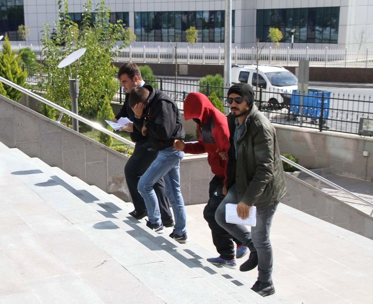 Polis, Hırsızları Suçüstü Yakaladı