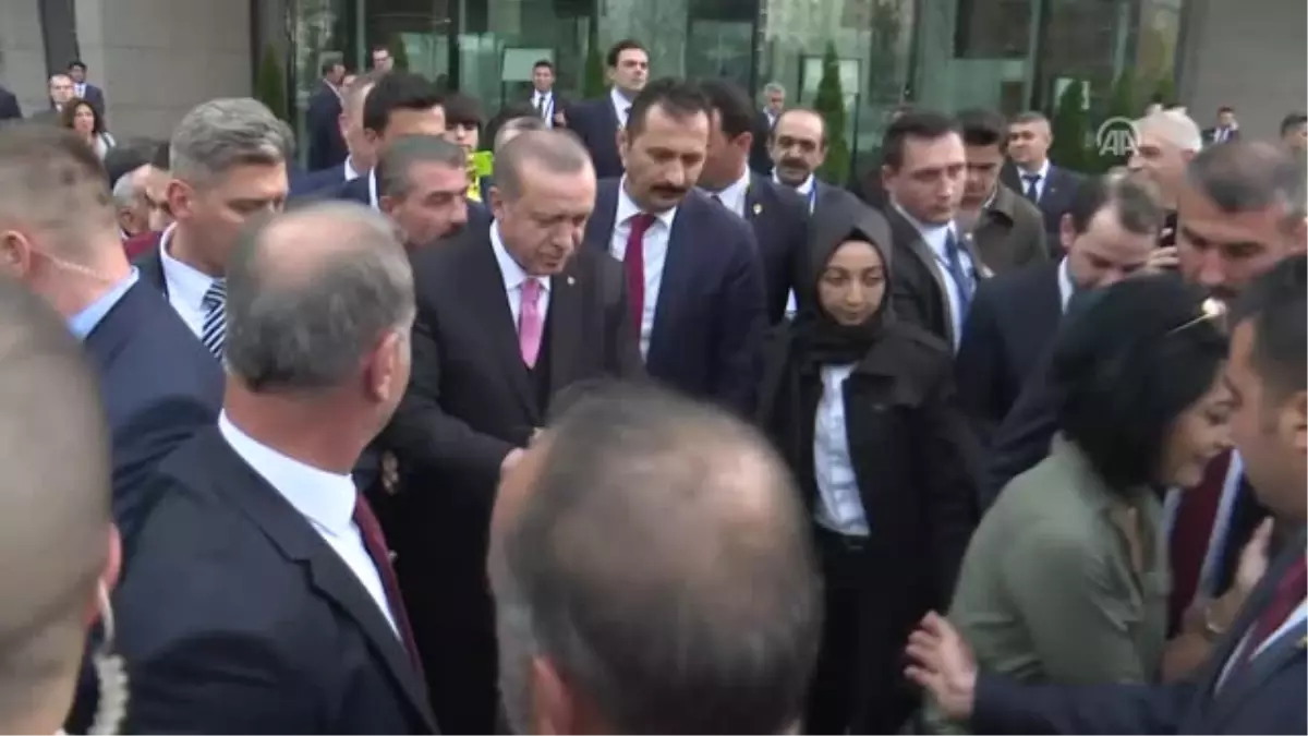 Polonya\'da Cumhurbaşkanı Erdoğan\'a Yoğun İlgi