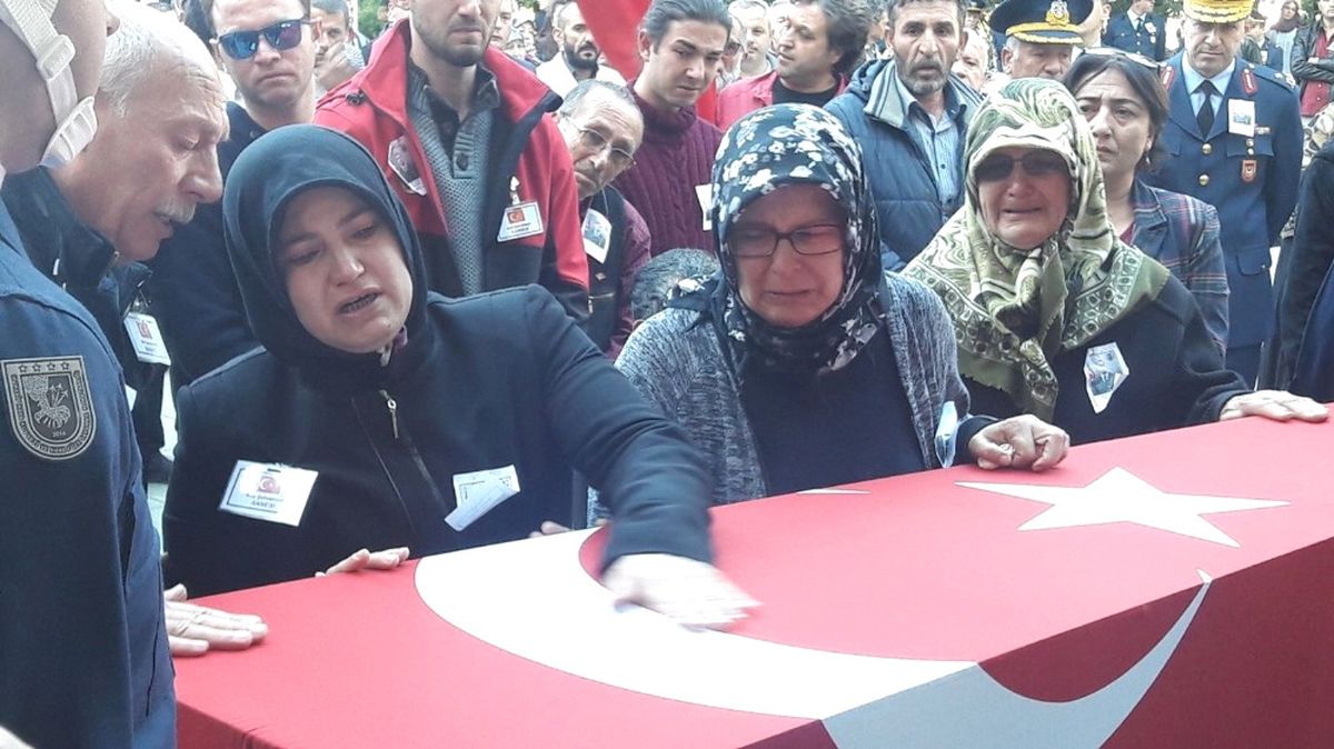 Şehit Annesinden Yürek Burkan Veda;