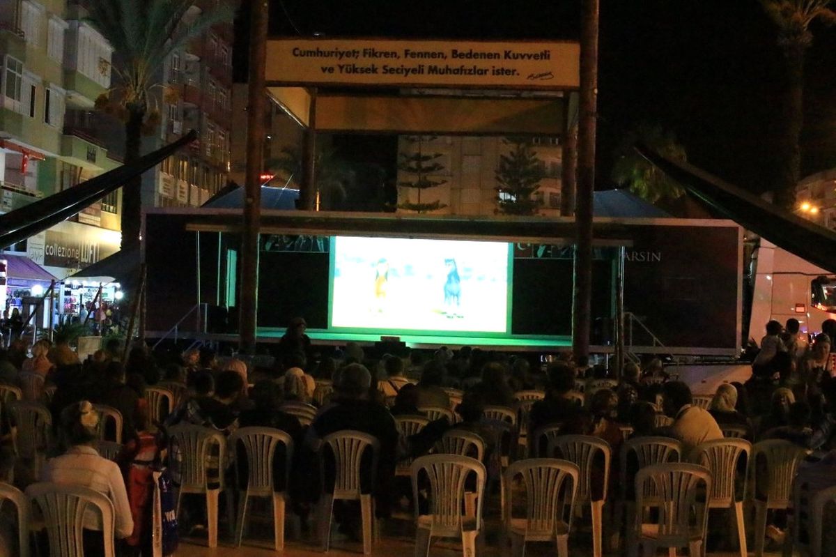 Sinema Tırı Kumluca\'da
