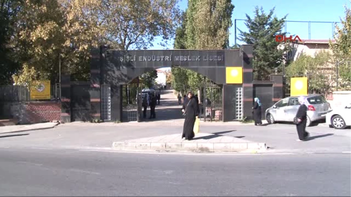 Şişli Mesleki ve Teknik Anadolu Lisesi Önünde Eylem