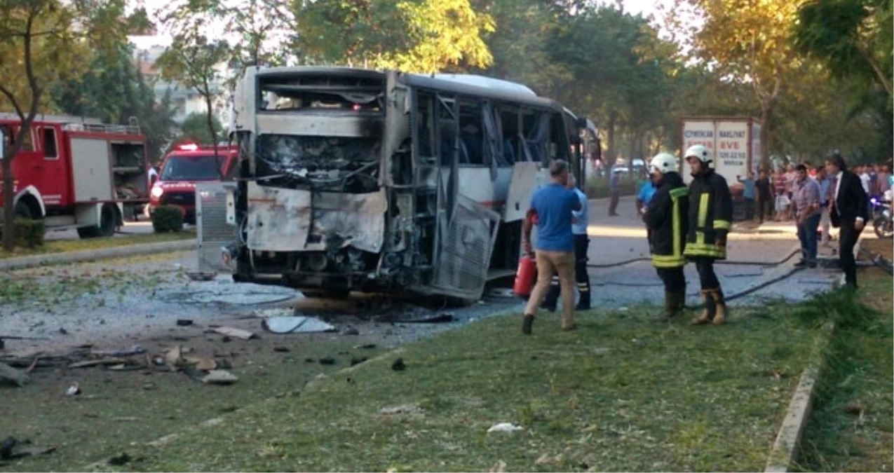 Mersin\'de Polis Servis Aracına Bombalı Saldırı Düzenlendi