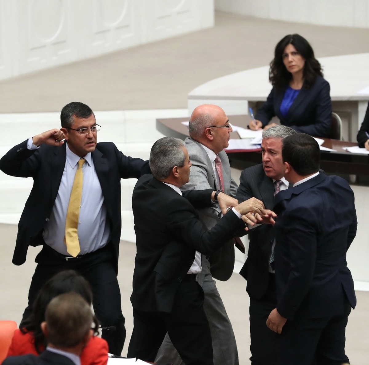 TBMM Genel Kurulu\'nda Fetö Tartışması