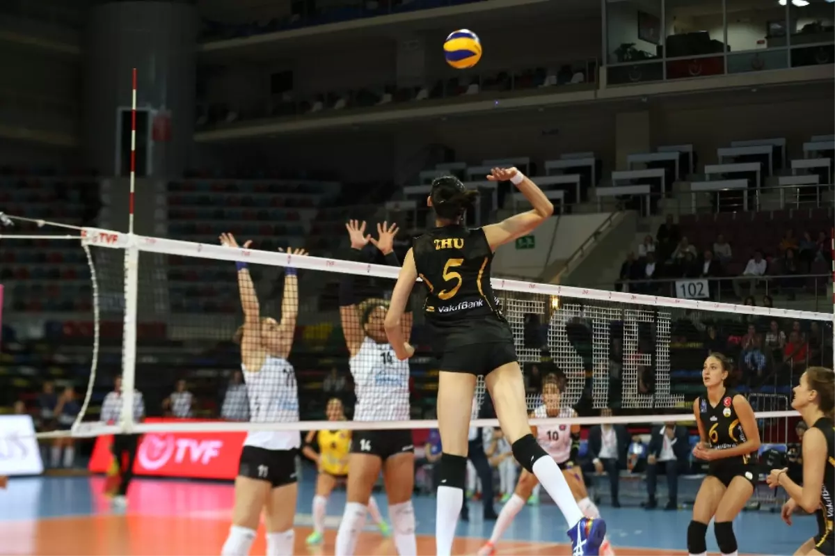 Vakıfbank Lige Galibiyetle Başladı