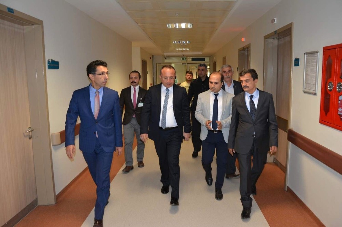 Vali Atik, Yaralı Askerleri Hastanede Ziyaret Etti