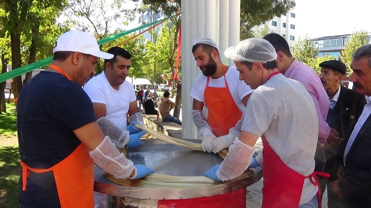 Yöresel Ürünler ve Hediyelik Eşya Festivali Yapıldı