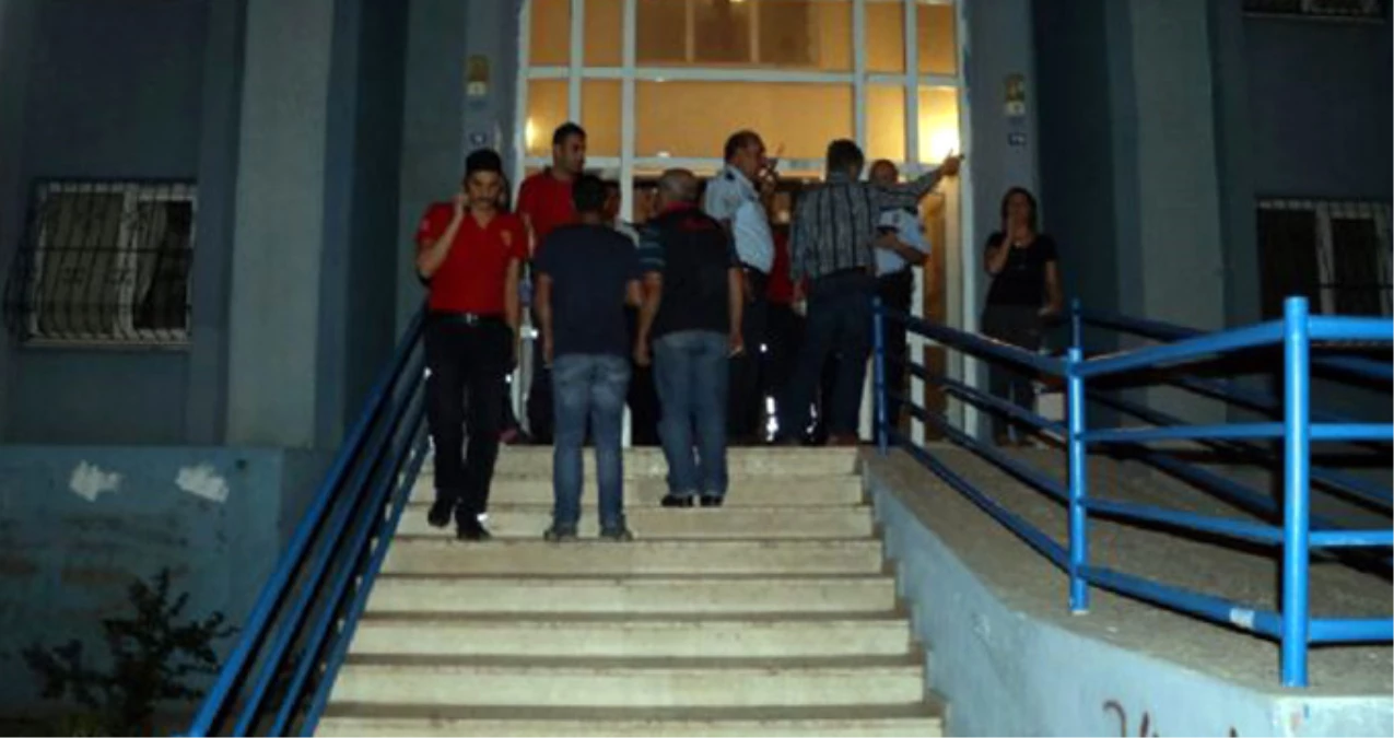 Adana\'da Asansör Tamiri Yapan İşçi Asansör Hareket Edince Boşluğa Sıkışıp Can Verdi