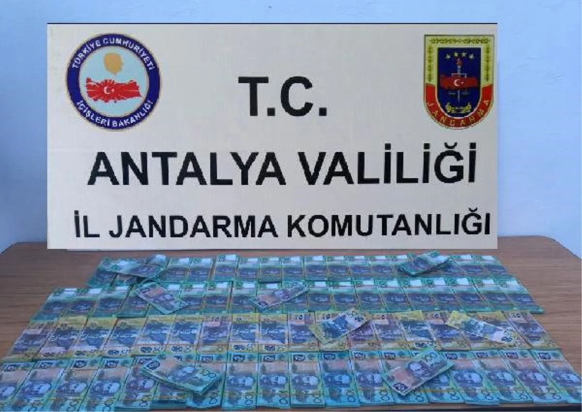 Antalya\'da Sahte Döviz Operasyonu