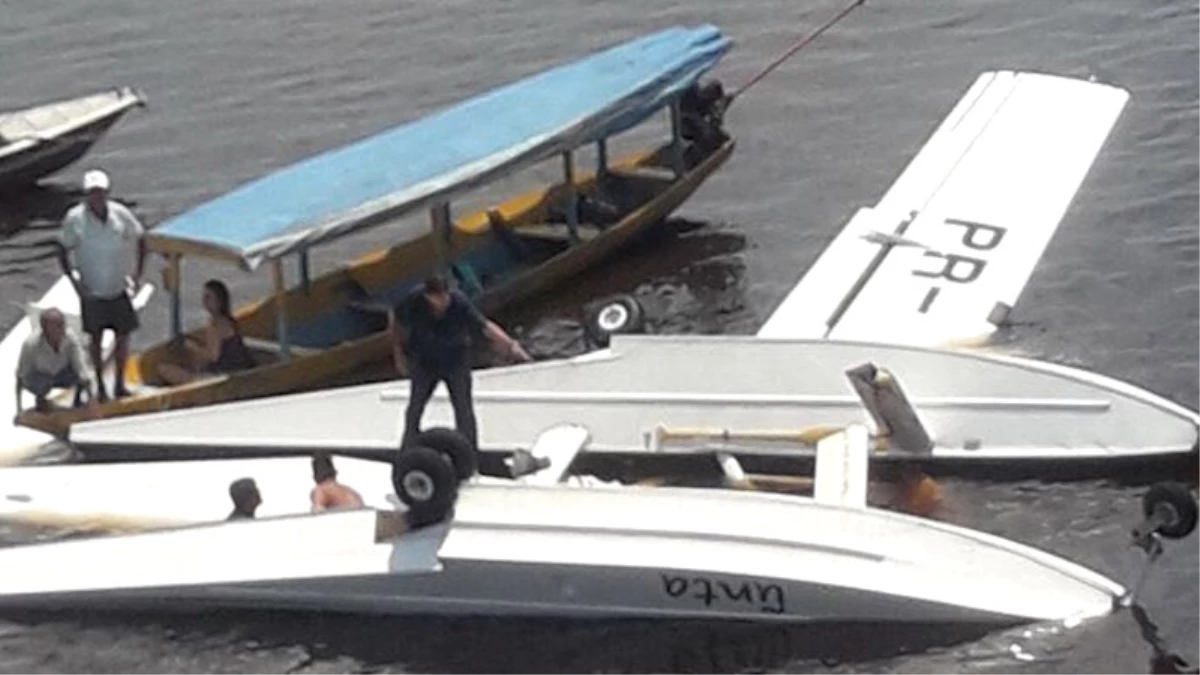 Brezilya\'da Greenpeace Uçağı Düştü: 1 Ölü, 4 Yaralı