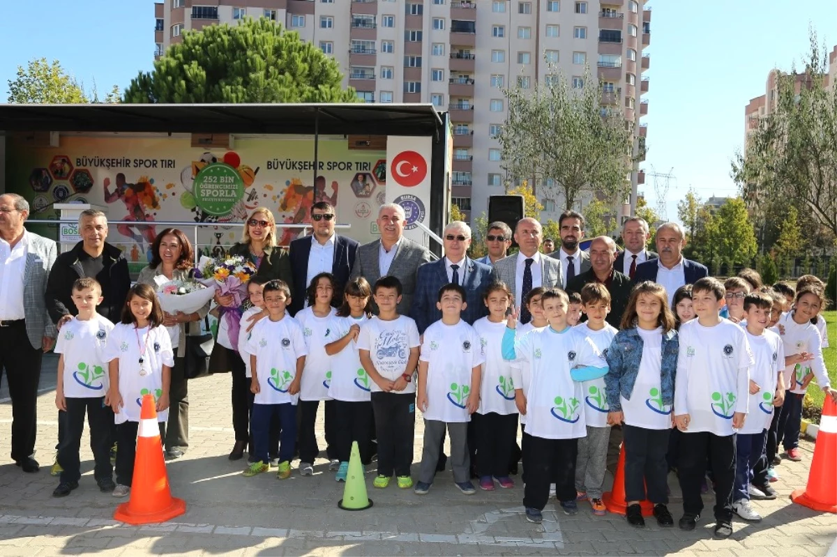 Bursa\'da Okul Sporları Şenliği