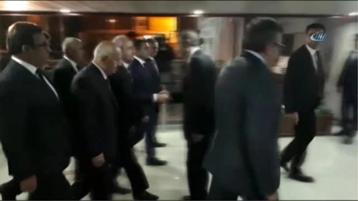 CHP Lideri Kılıçdaroğlu, Deniz Baykal\'ı Ziyaret Ediyor