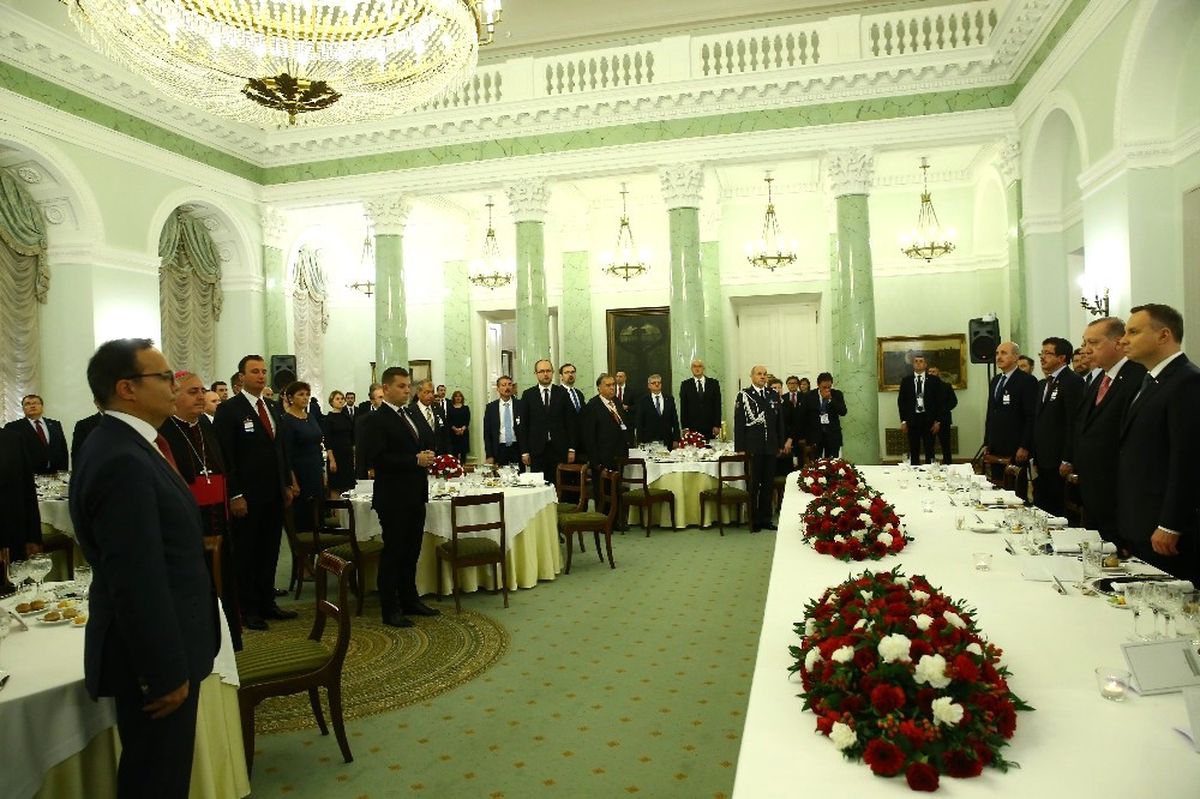 Cumhurbaşkanı Erdoğan Varşova\'da Onuruna Verilen Yemeğe Katıldı