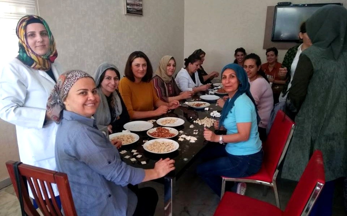 Dar Gelirli Öğrenciler İçin Mantı Döküldü