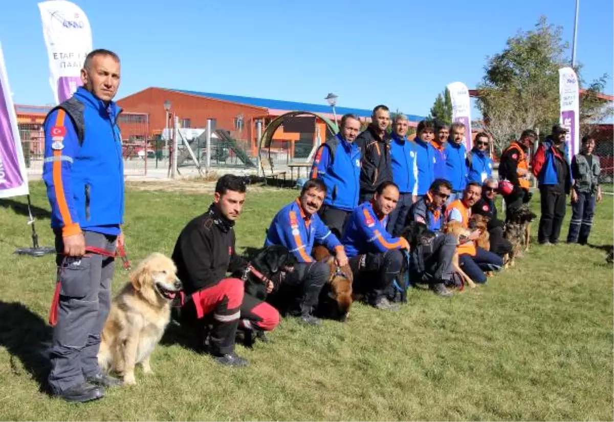 Köpekli Arama Kurtarma Timleri, \'En İyi\' Olmak İçin Yarışıyor