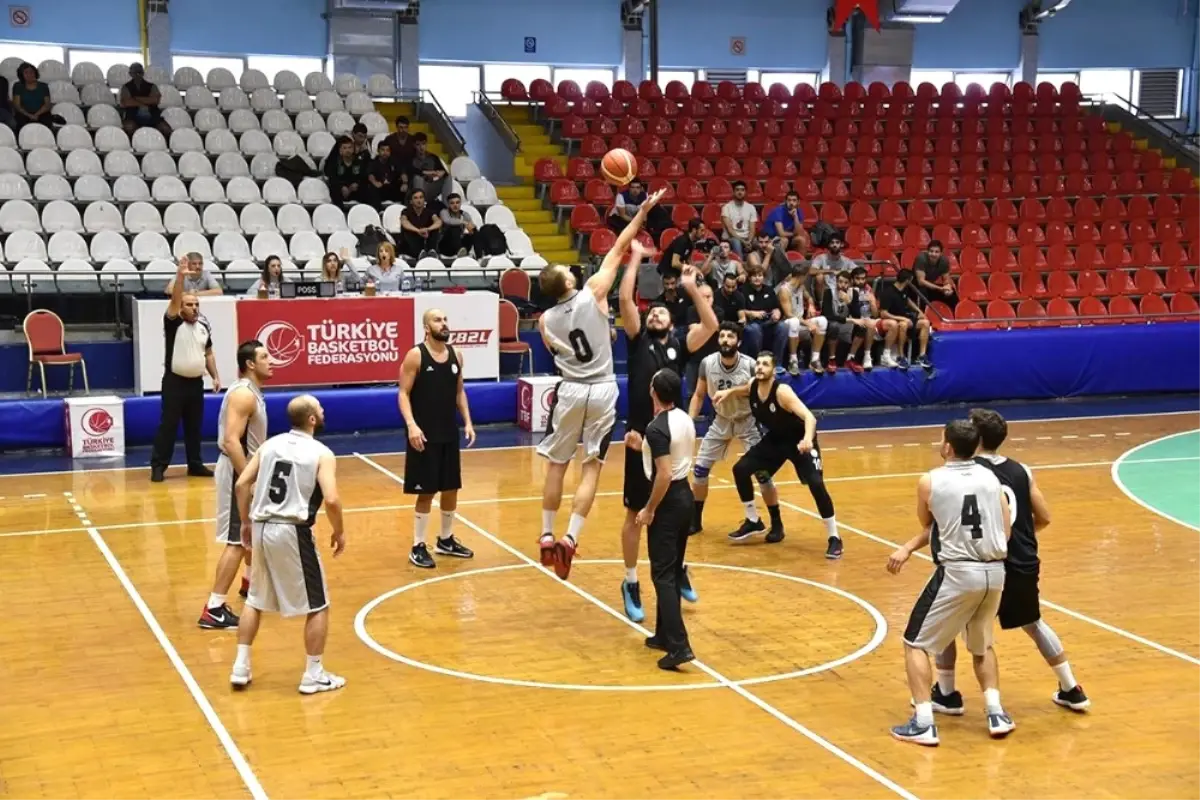 Manisa Bbsk Basketbol Takımı 5\'te 5 Yaptı