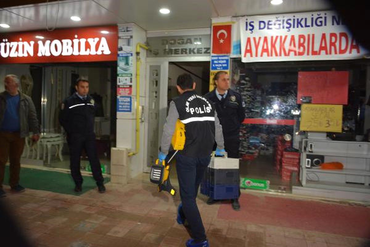 Müteahhit, Tartıştığı Emlakçıyı Tabancayla Öldürdü