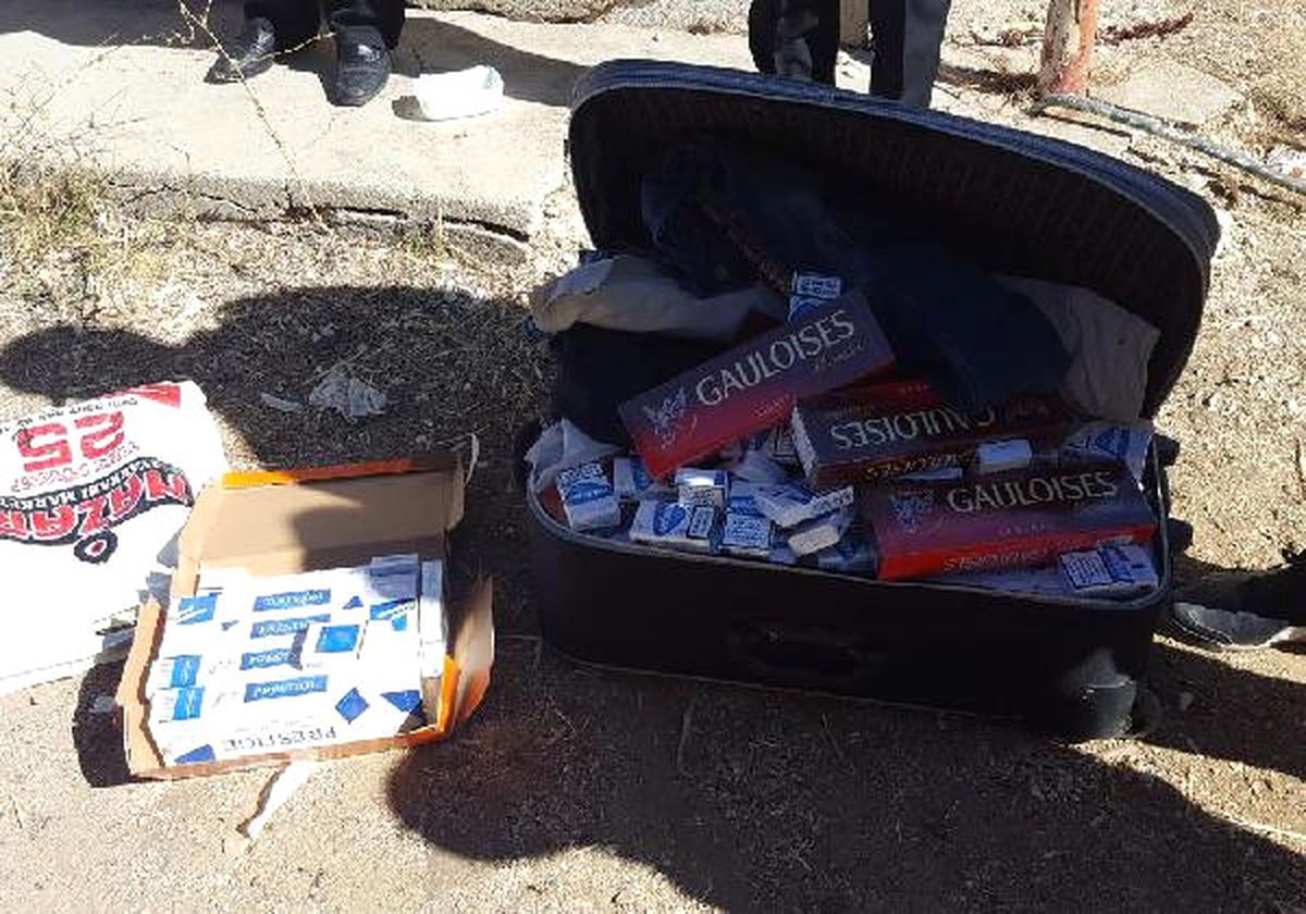 Otobüsteki Yolcunun Valizinden Kaçak Sigara Çıktı