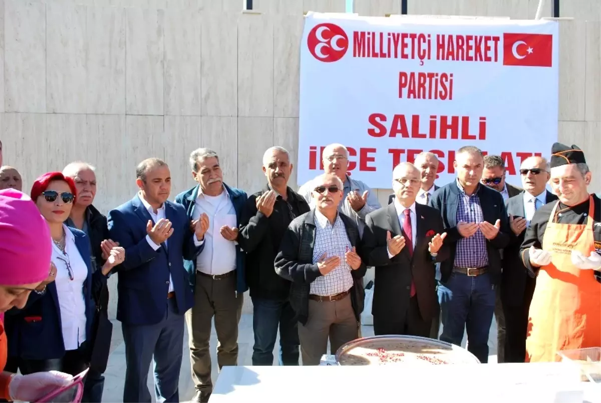 Salihli MHP\'den Aşure Hayrı