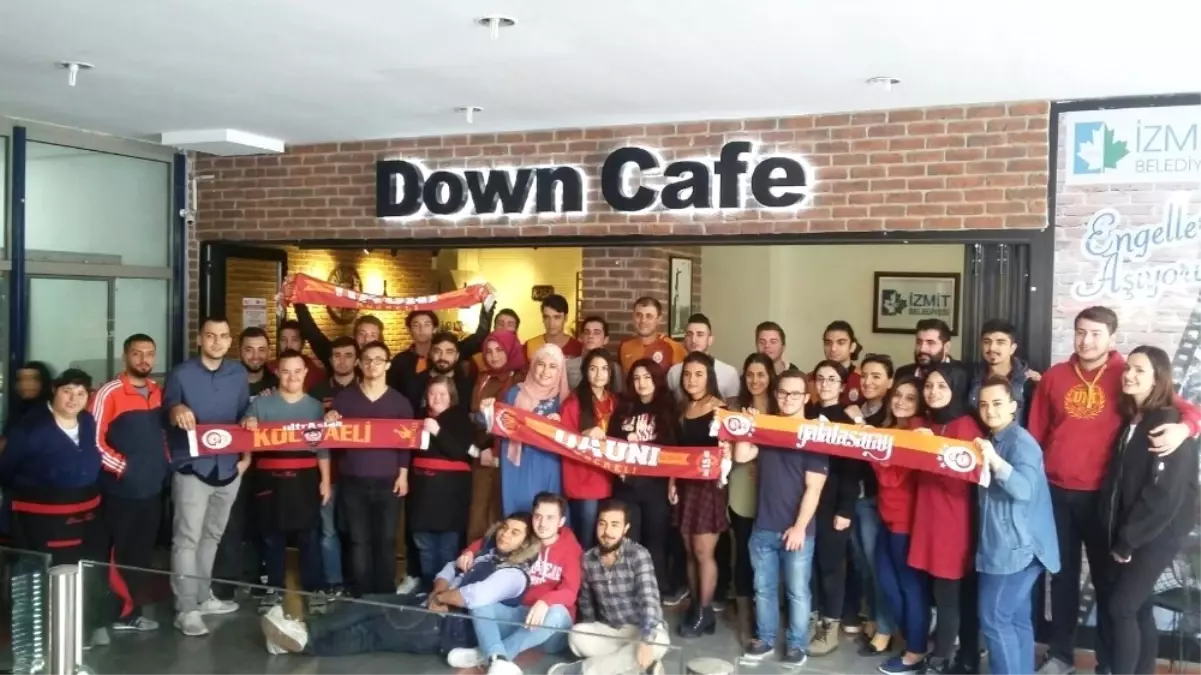 Ultraslan Down Kafe\'de