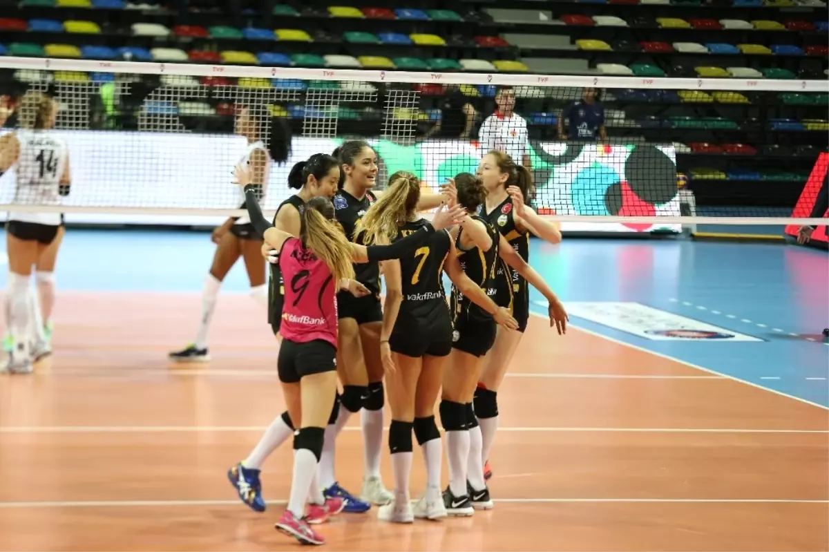 Vakıfbank Lige Galibiyetle Başladı