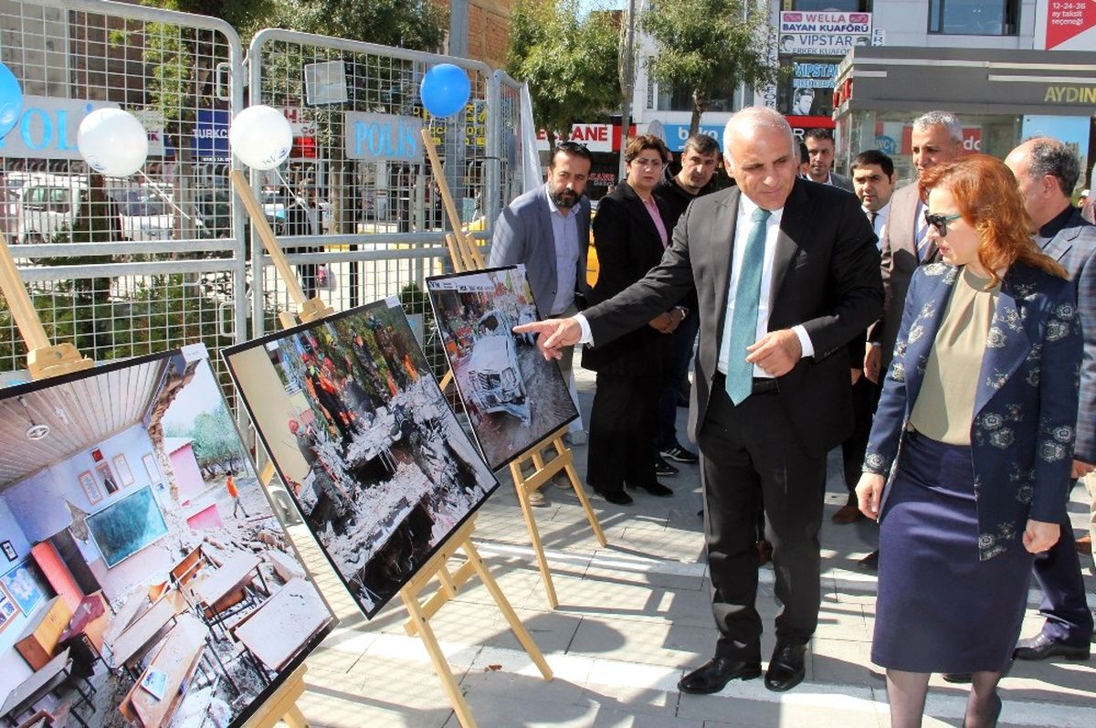 Van Büyükşehir Belediyesi Deprem Standı Kurdu