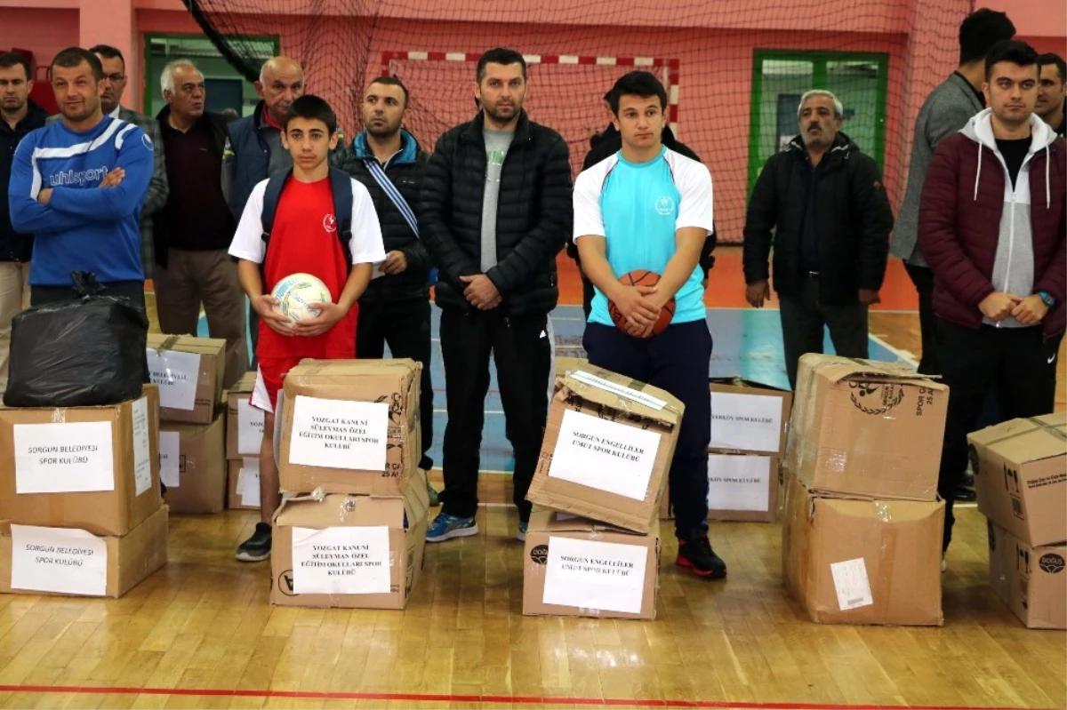 Yozgat\'ta Amatör Spor Kulüplerine Malzeme Desteği Yapıldı