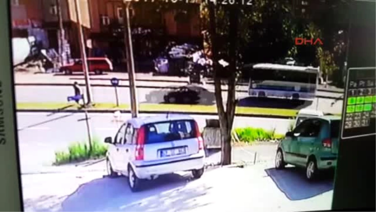 Zonguldak Hafif Ticari Aracın Yayaya Çarptığı Kaza, Güvenlik Kamerasında